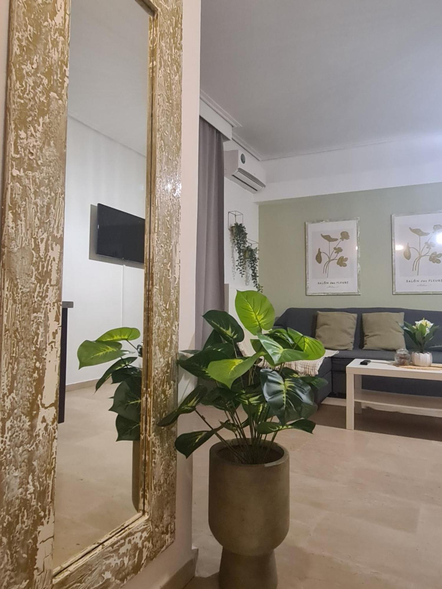 Apartment In The Heart Of The City 3A Lárisa Eksteriør bilde